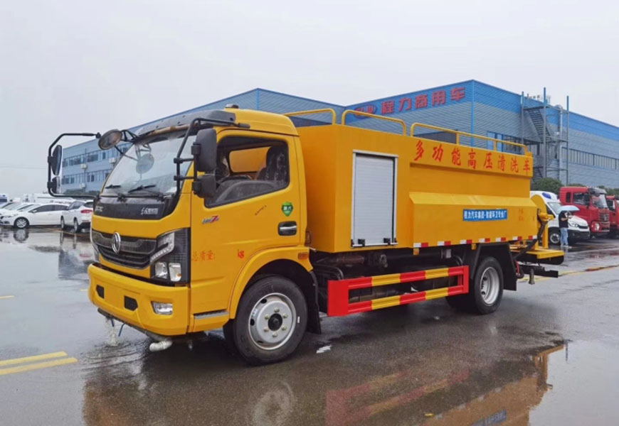 東風(fēng)大多利卡管道疏通清洗車