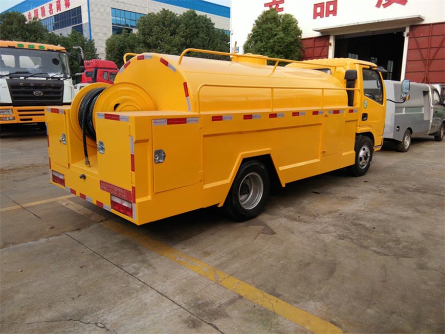 東風(fēng)小多利卡藍牌國五高壓清洗車